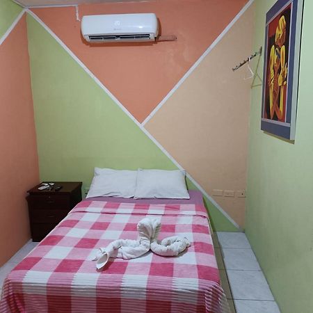 Hostal Venecia -Tu Casa En Manta. Εξωτερικό φωτογραφία